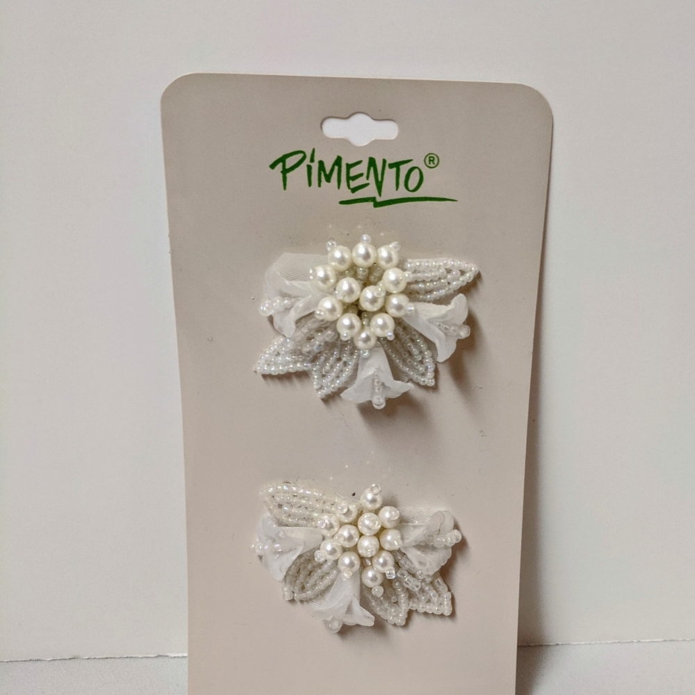 NWT. Women's Shoe Clips
